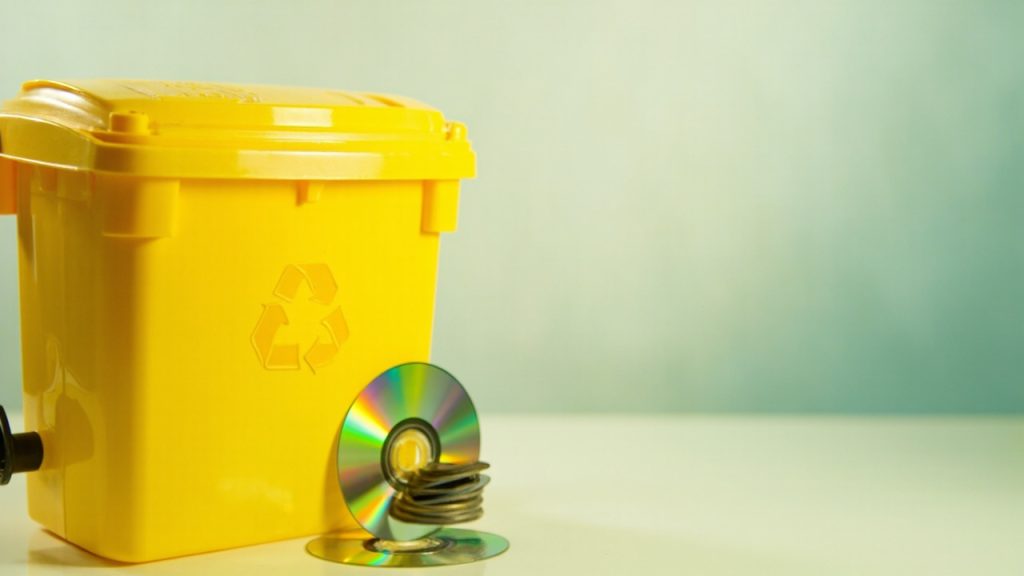 poubelle jaune: ne jetez pas cd/dvd — recyclez autrement